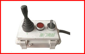 灑水車智能噴槍操作臺(tái)圖片 灑水車智能噴槍操作臺(tái)圖片