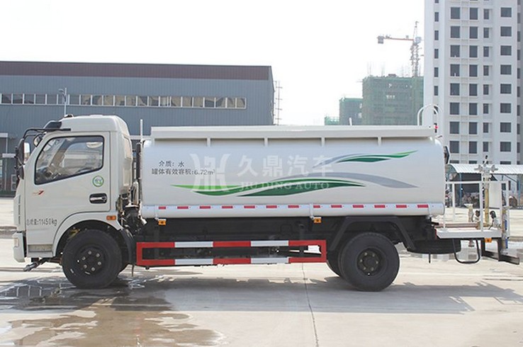 8方灑水車參數_8噸東風多利卡綠化灑水車價格2