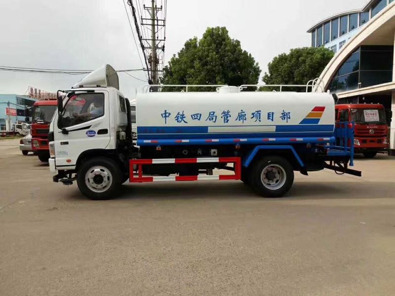 10噸灑水車租一個(gè)月多少錢_福田歐馬可10方綠化灑水車廠家價(jià)格3