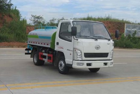 小型灑水車多少錢_解放2噸藍牌小型灑水車