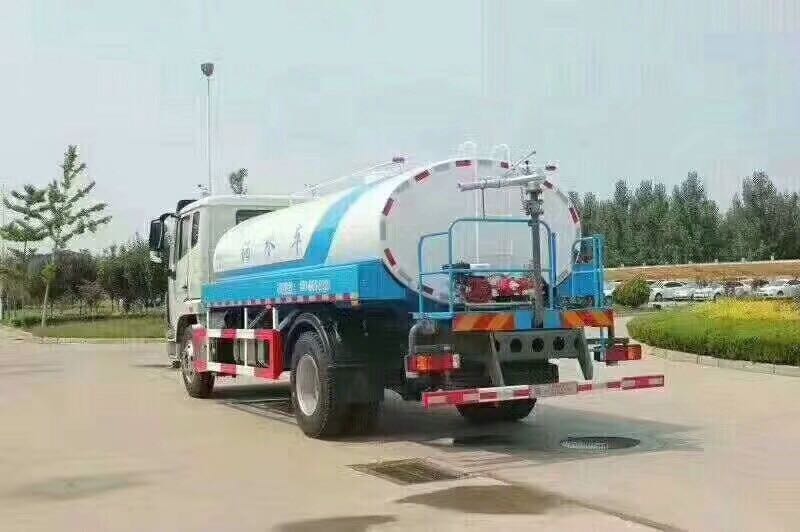 重汽豪瀚10噸灑水車圖片 重汽豪瀚10噸灑水車圖片