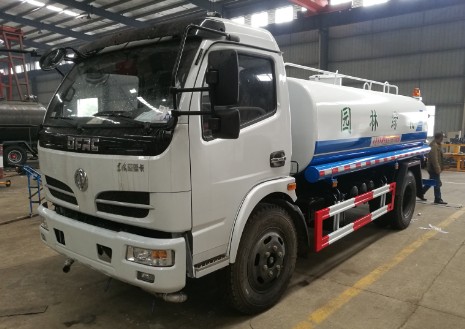 東風福瑞卡10噸灑水車圖片 東風福瑞卡10噸灑水車圖片