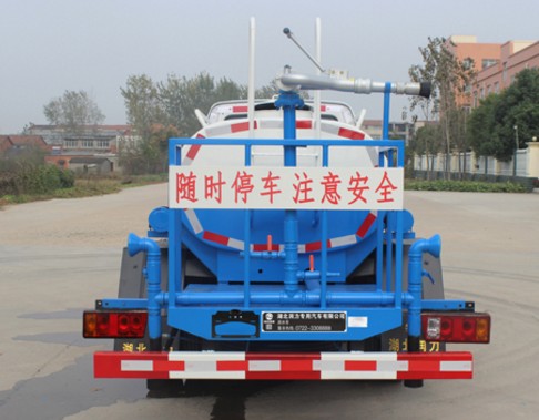 小型灑水車價格_北汽黑豹2噸小型灑水車4
