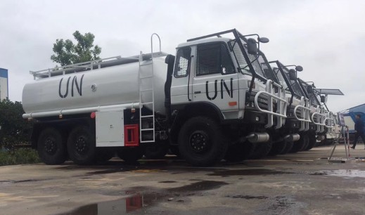 程力集團(tuán)灑水車(chē)廠家4臺(tái)東風(fēng)10噸灑水車(chē)出口非洲 程力集團(tuán)灑水車(chē)廠家4臺(tái)東風(fēng)10噸灑水車(chē)出口非洲