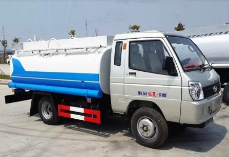 3噸灑水車圖片_3噸時風風菱藍牌綠化灑水車