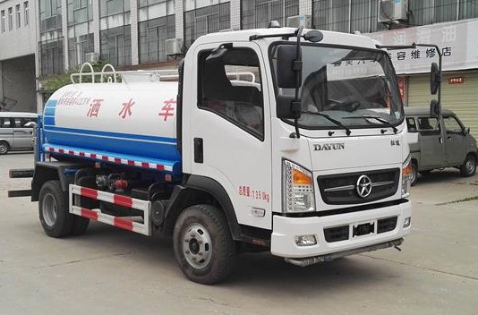 5方灑水車多重_大運征途5噸綠化灑水車廠家價格