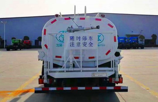 5方灑水車圖片_三環創客5噸綠化灑水車廠家價格4