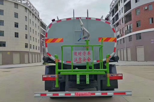 國六12方東風(fēng)多利卡D9灑水車圖片 國六12方東風(fēng)多利卡D9灑水車圖片