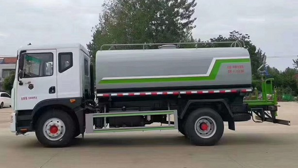 國六12方東風(fēng)多利卡D9灑水車圖片 國六12方東風(fēng)多利卡D9灑水車圖片