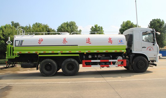 國(guó)六20方東風(fēng)專(zhuān)底D3L后雙橋?yàn)⑺?chē)圖片 國(guó)六20方東風(fēng)專(zhuān)底D3L后雙橋?yàn)⑺?chē)圖片