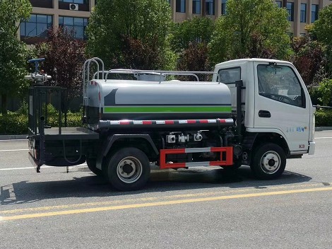 3噸灑水車價格查詢_國六3方凱馬K3柴油版藍牌綠化灑水車廠家價格