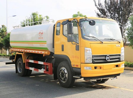 10噸灑水車價(jià)格及圖片_國六凱馬10方綠化灑水車廠家價(jià)格