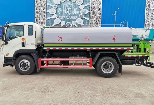 國六大運(yùn)祥龍13方灑水車圖片 國六大運(yùn)祥龍13方灑水車圖片