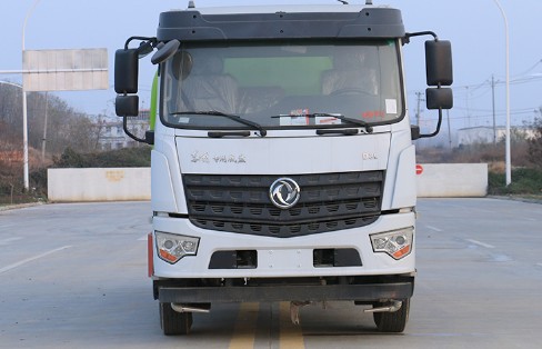 國(guó)六12噸東風(fēng)專用底盤(pán)D3L灑水車圖片 國(guó)六12噸東風(fēng)專用底盤(pán)D3L灑水車圖片