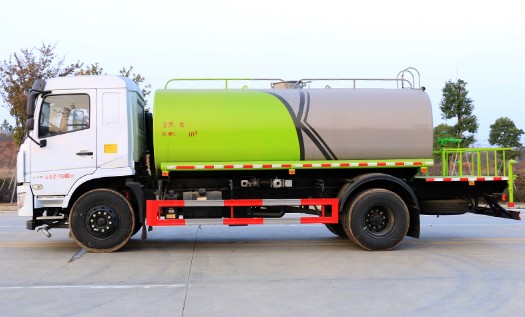 國(guó)六12噸東風(fēng)專用底盤(pán)D3L灑水車圖片 國(guó)六12噸東風(fēng)專用底盤(pán)D3L灑水車圖片