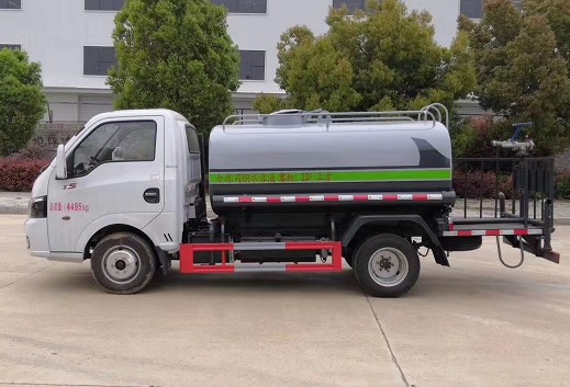 國六3方柴油東風途逸灑水車圖片 國六3方柴油東風途逸灑水車圖片