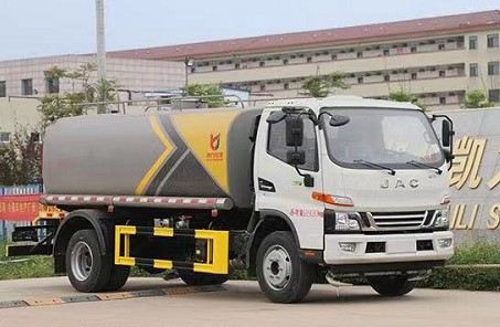 8噸灑水車價(jià)格_國六8-10噸江淮駿鈴綠化灑水車廠家價(jià)格
