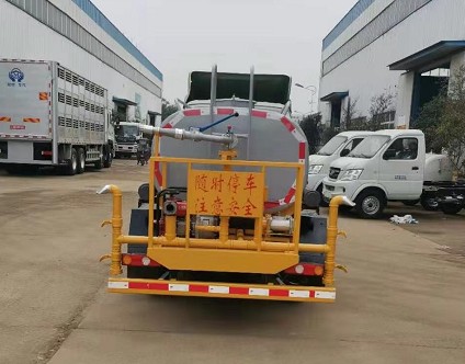 �����|�L(f��ng)С����3���{�ƞ�ˮ܇