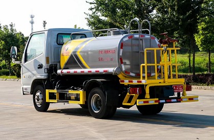 國六2.5方凱馬藍(lán)牌灑水車圖片 國六2.5方凱馬藍(lán)牌灑水車圖片