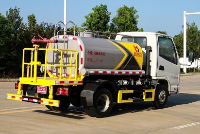 國六2.5方凱馬藍(lán)牌灑水車圖片 國六2.5方凱馬藍(lán)牌灑水車圖片