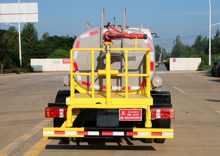 國六2.5方凱馬藍(lán)牌灑水車圖片 國六2.5方凱馬藍(lán)牌灑水車圖片