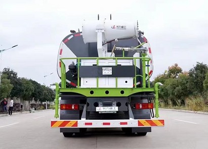 國六東風專底D3V前四后八26方灑水車 國六東風專底D3V前四后八26方灑水車
