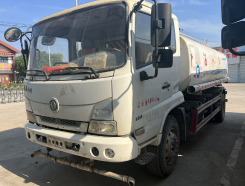 二手15方東風(fēng)天錦灑水車 二手15方東風(fēng)天錦灑水車