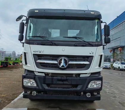 �����ؿ�ǰ�ĺ��32����ˮ܇(ch��)