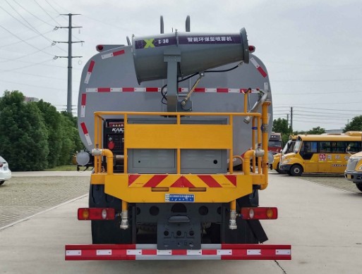 東風(fēng)華神T5前四后八27方灑水車_東風(fēng)27方灑水車 東風(fēng)華神T5前四后八27方灑水車_東風(fēng)27方灑水車