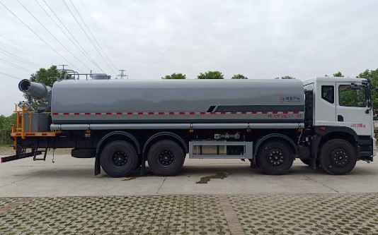 東風(fēng)華神T5前四后八27方灑水車_東風(fēng)27方灑水車5