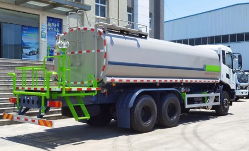 工程灑水車廠家_東風(fēng)天錦后雙橋22方灑水車4